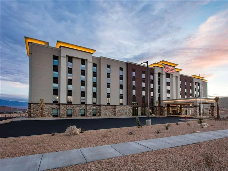 Hampton Inn & Suites St. George Exterior photo